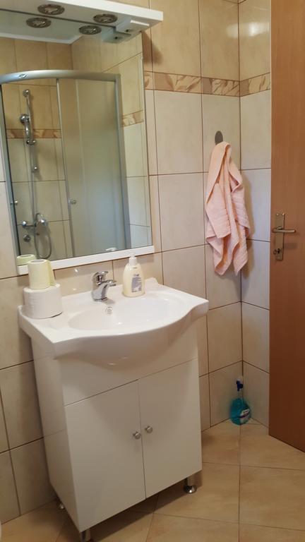 Apartment M&M Gornji Karin Eksteriør bilde